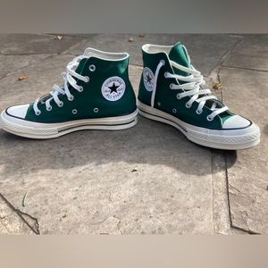 Rare Brand New Dark Green Converse Women’s Size 7